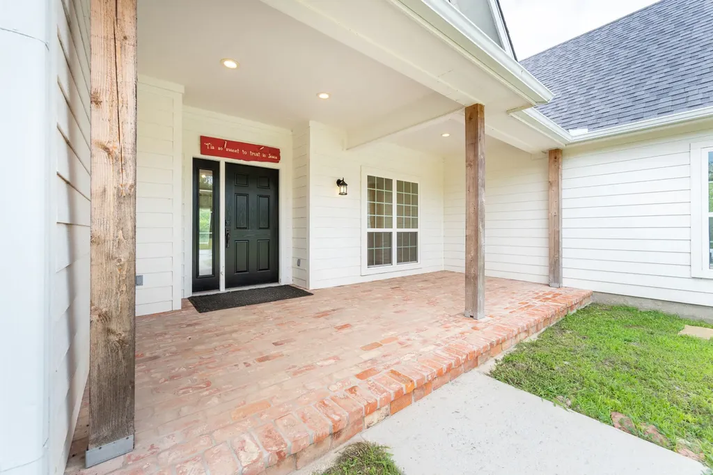 38 Jubilee Farm Road Bells TX 75414