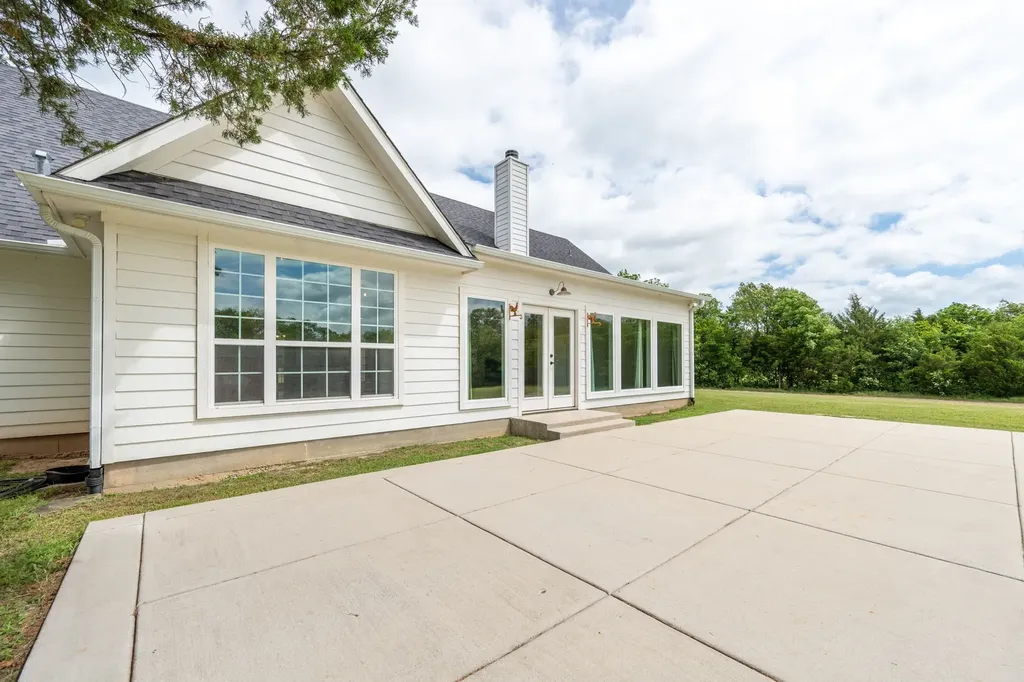 38 Jubilee Farm Road Bells TX 75414