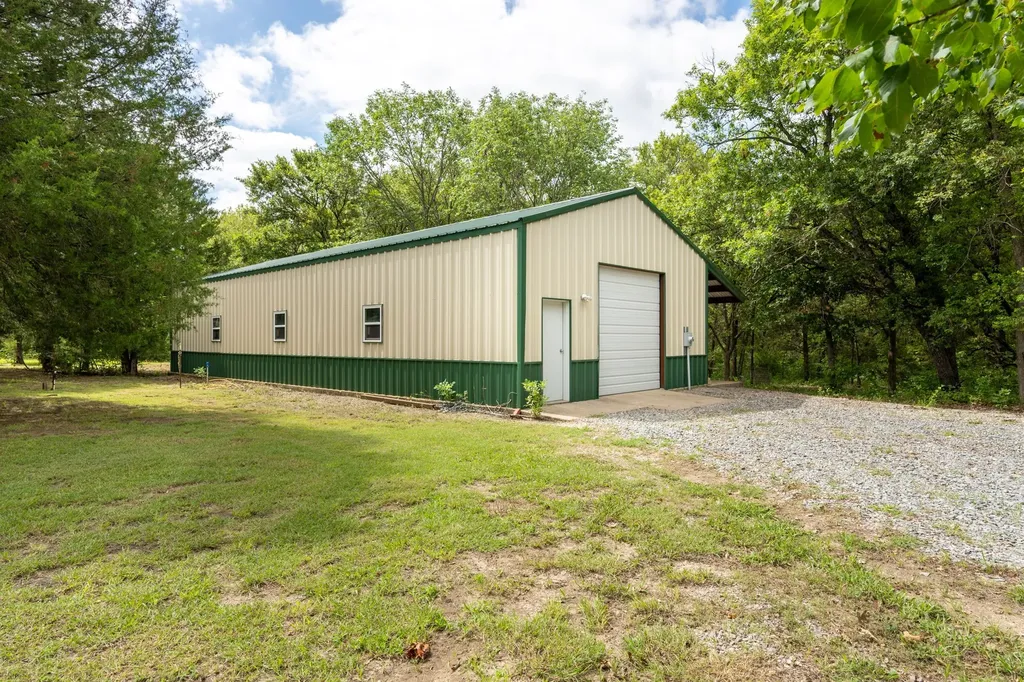 38 Jubilee Farm Road Bells TX 75414