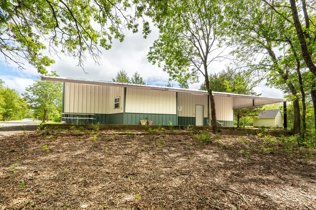 38 Jubilee Farm Road Bells TX 75414