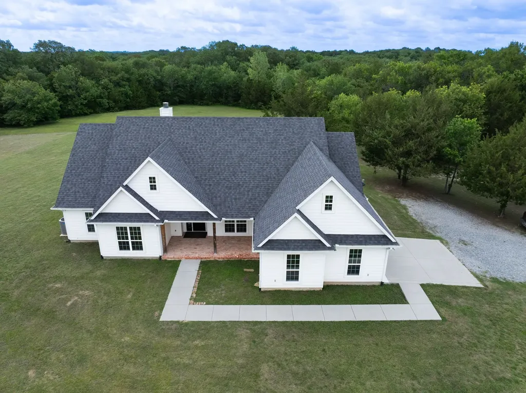 38 Jubilee Farm Road Bells TX 75414