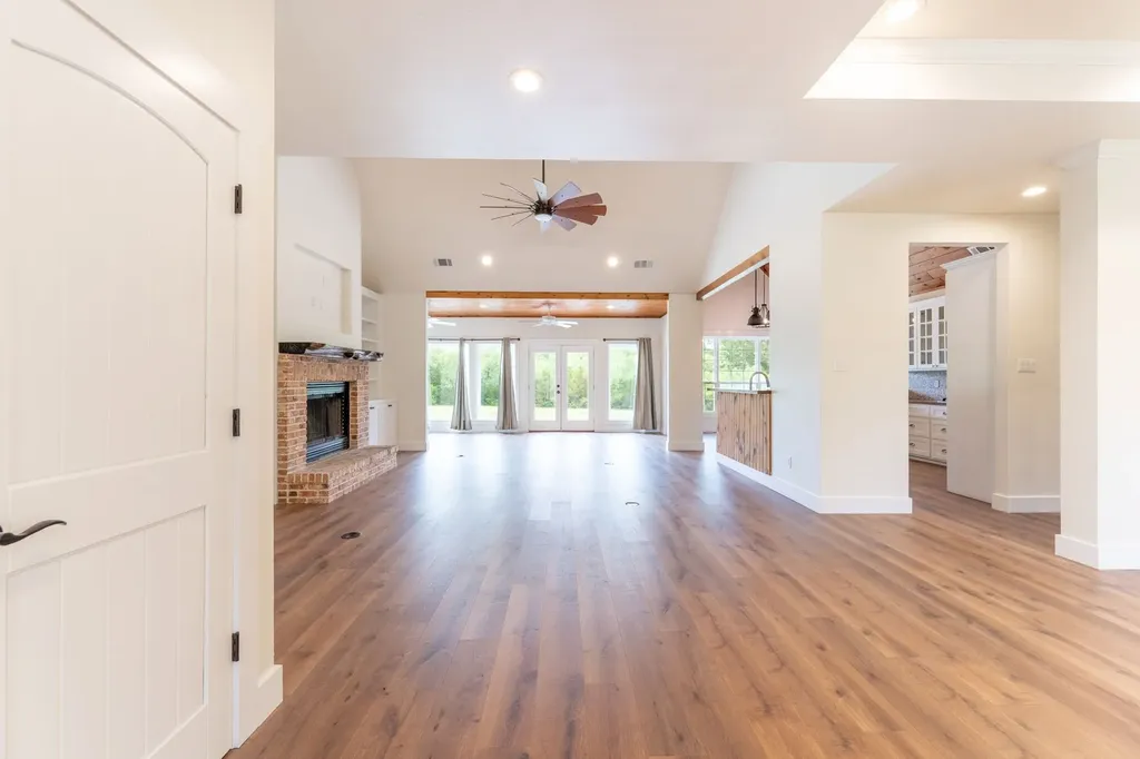 38 Jubilee Farm Road Bells TX 75414