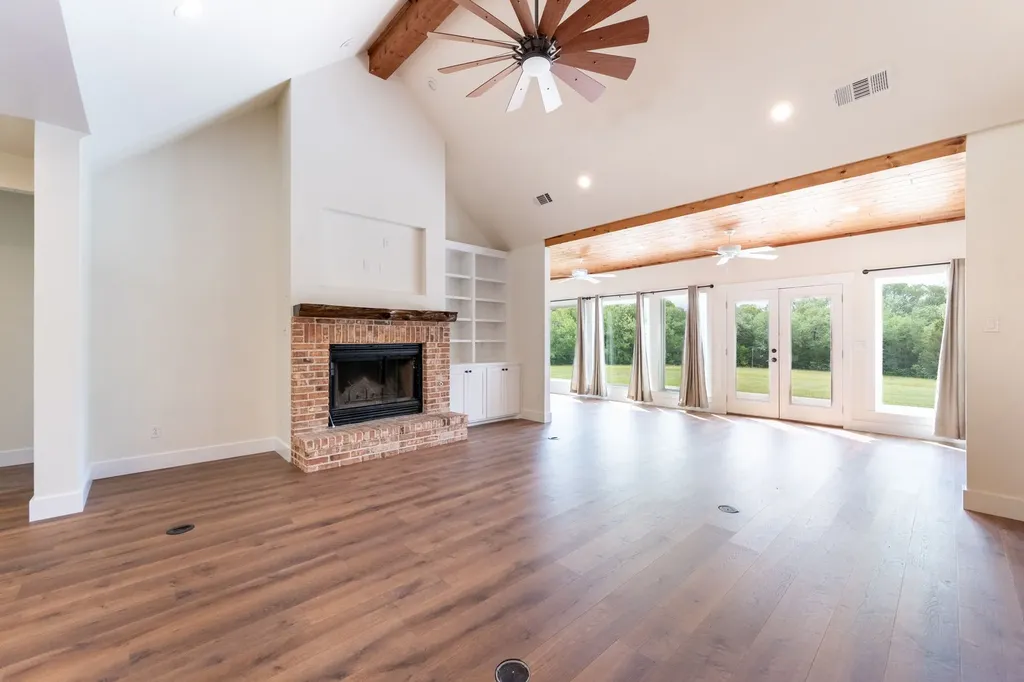 38 Jubilee Farm Road Bells TX 75414