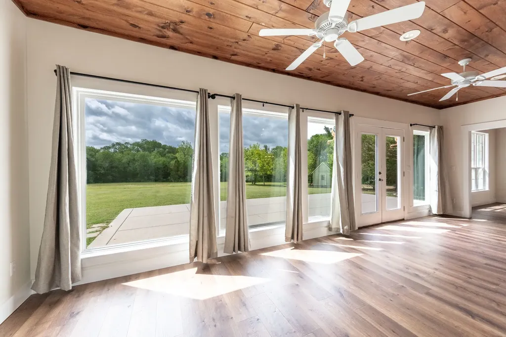 38 Jubilee Farm Road Bells TX 75414