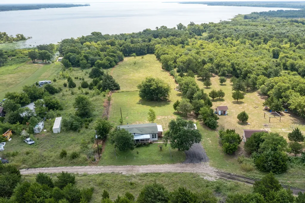 1006 S Telegraph Circle Quinlan TX 75474