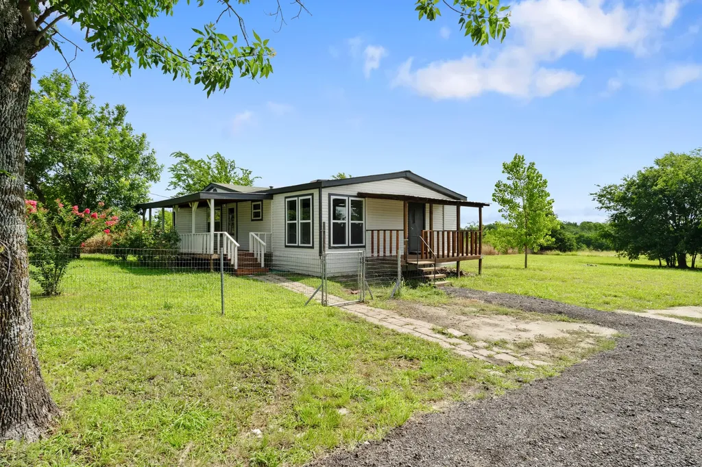1006 S Telegraph Circle Quinlan TX 75474