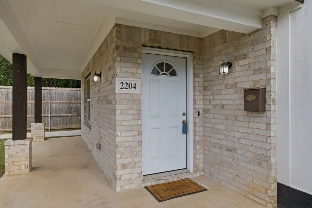 1632 E Arlington Avenue Fort Worth TX 76104