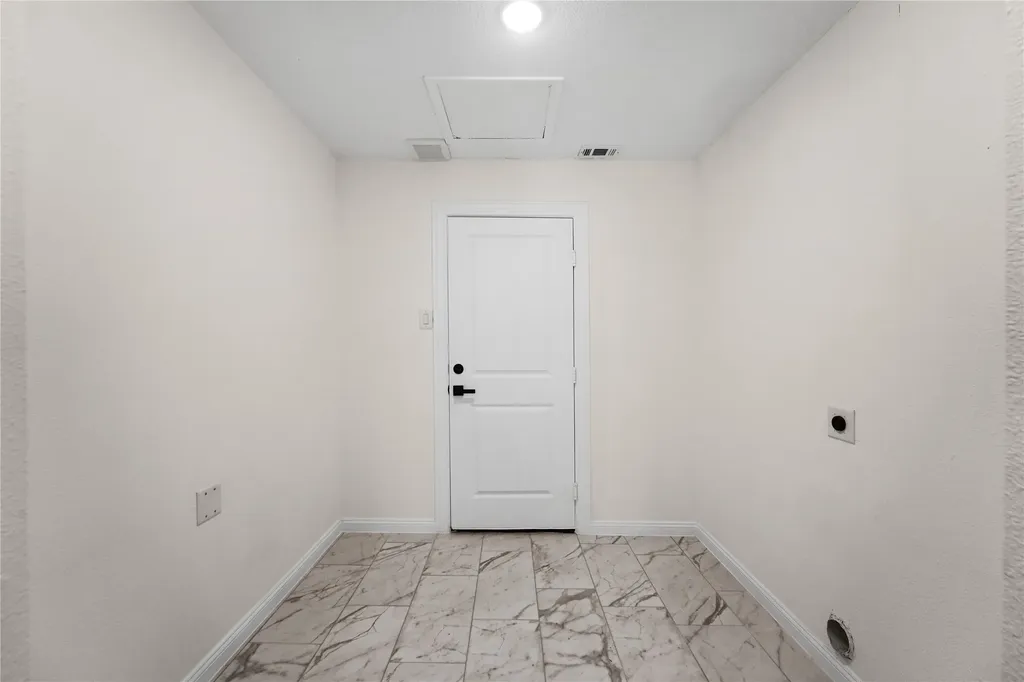 8616 Flicker Lane Dallas TX 75238
