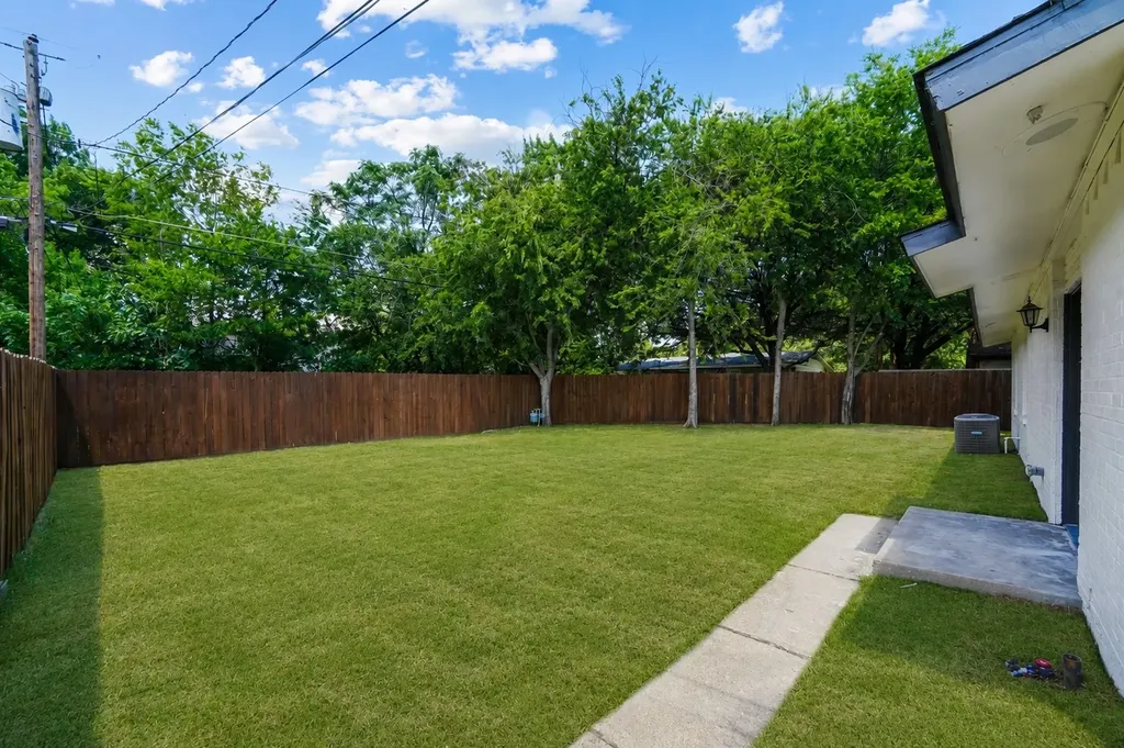 8616 Flicker Lane Dallas TX 75238