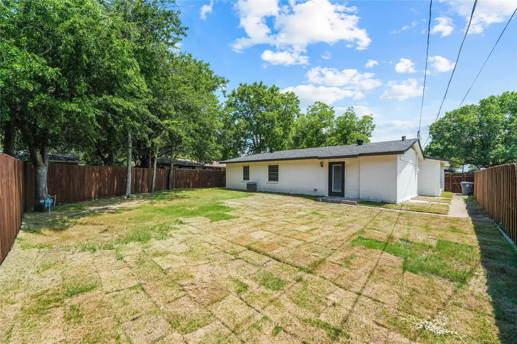 8616 Flicker Lane Dallas TX 75238