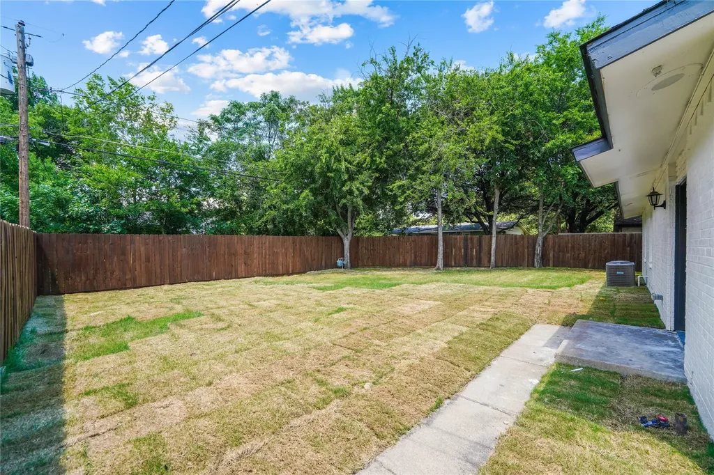 8616 Flicker Lane Dallas TX 75238