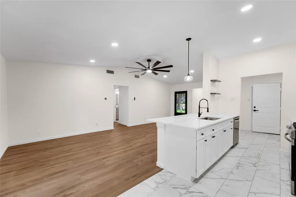 8616 Flicker Lane Dallas TX 75238