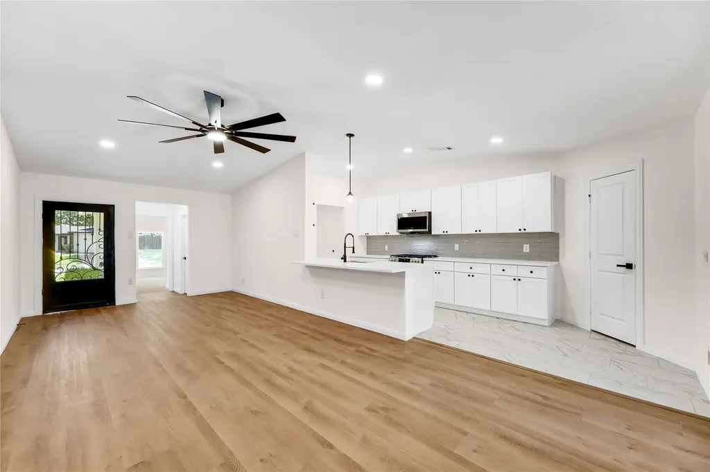 8616 Flicker Lane Dallas TX 75238