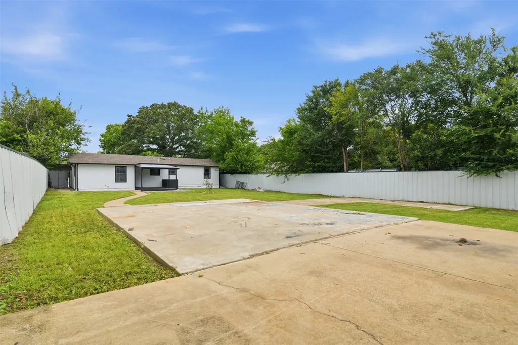 746 Quietwood Drive Dallas TX 75253
