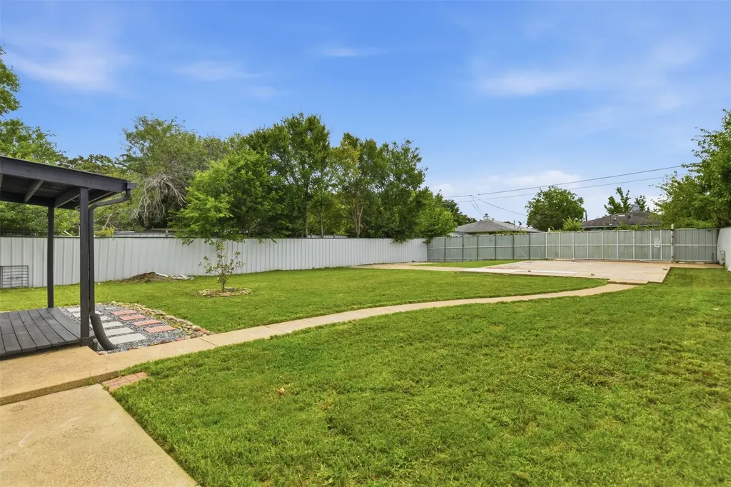 746 Quietwood Drive Dallas TX 75253