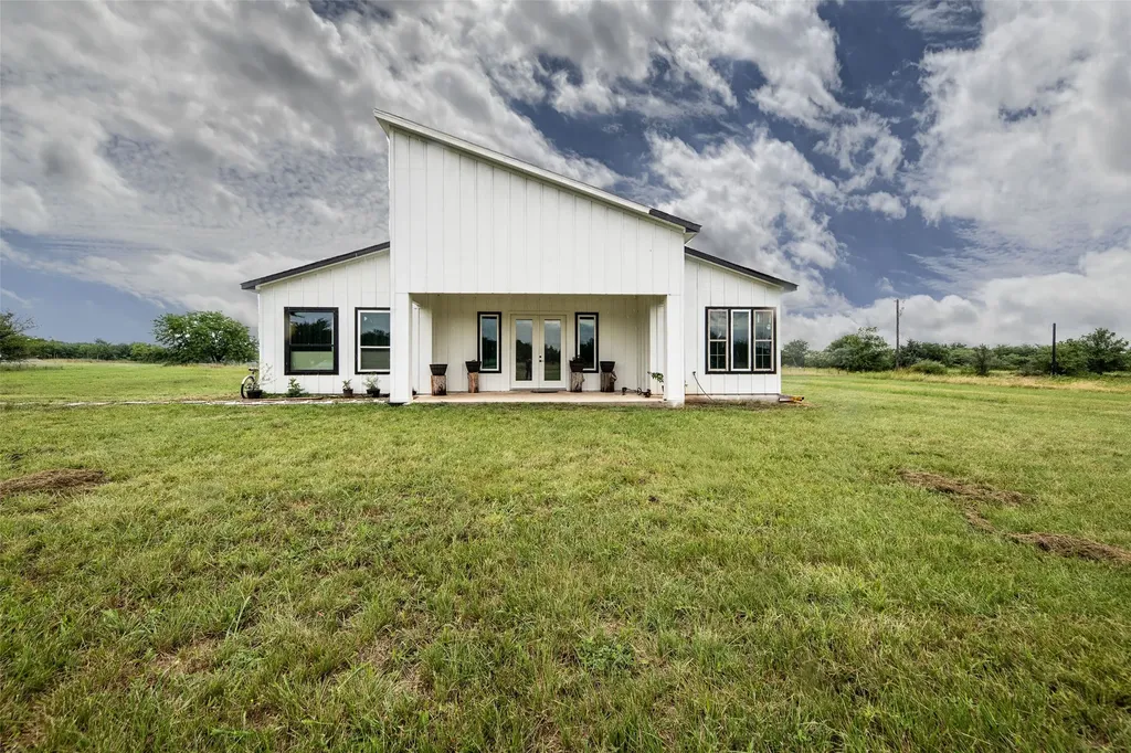 141 Wheelis Loop Decatur TX 76234