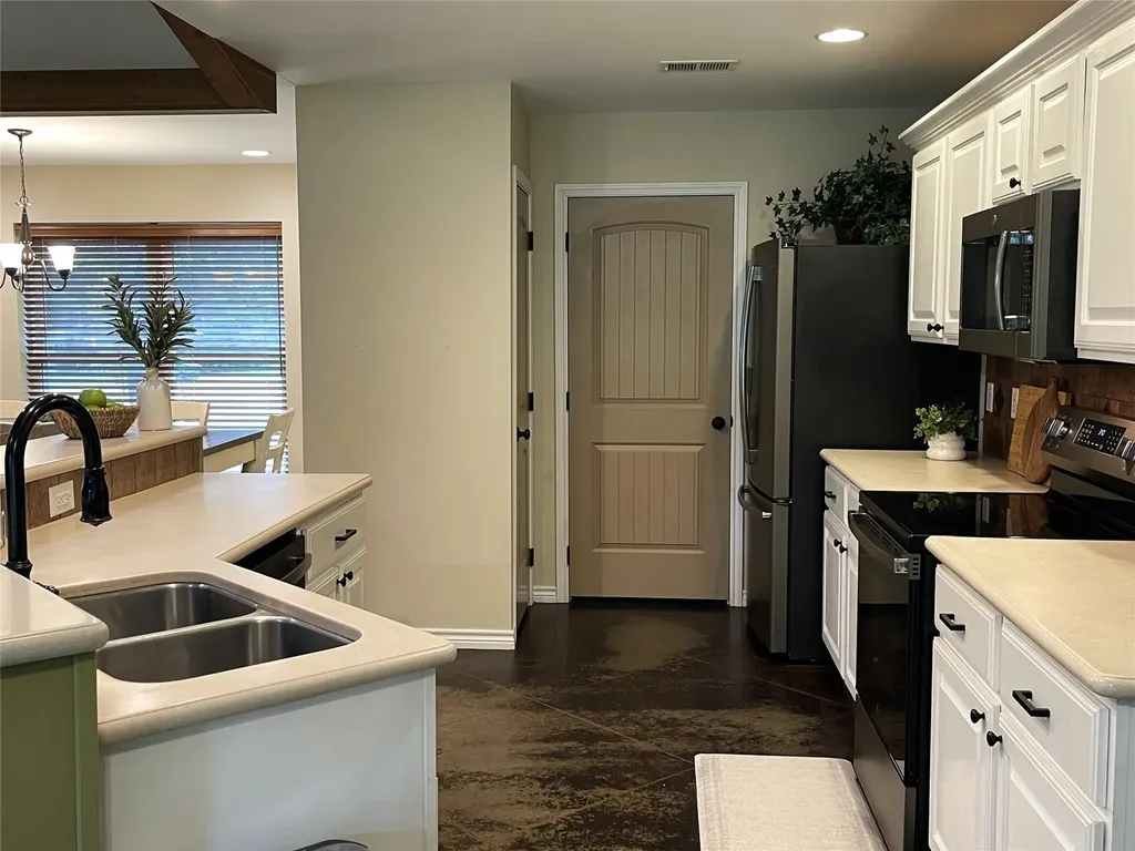 109 Private Road 916 Fairfield TX 75840