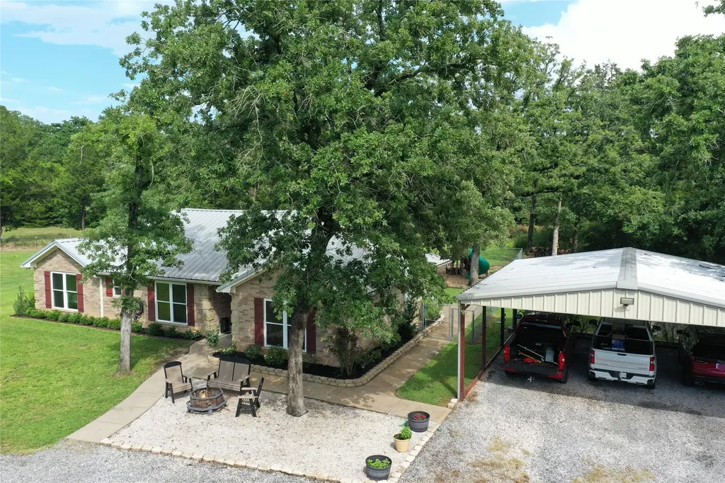 109 Private Road 916 Fairfield TX 75840