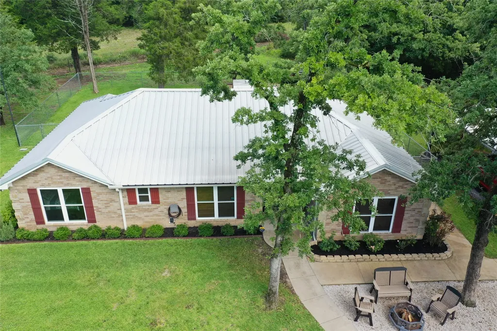 109 Private Road 916 Fairfield TX 75840