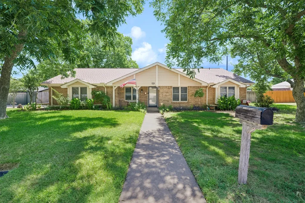 1608 Wade Drive Bedford TX 76022