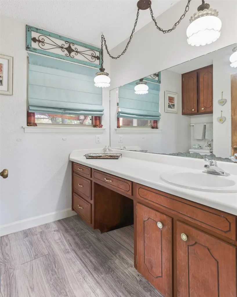 1608 Wade Drive Bedford TX 76022