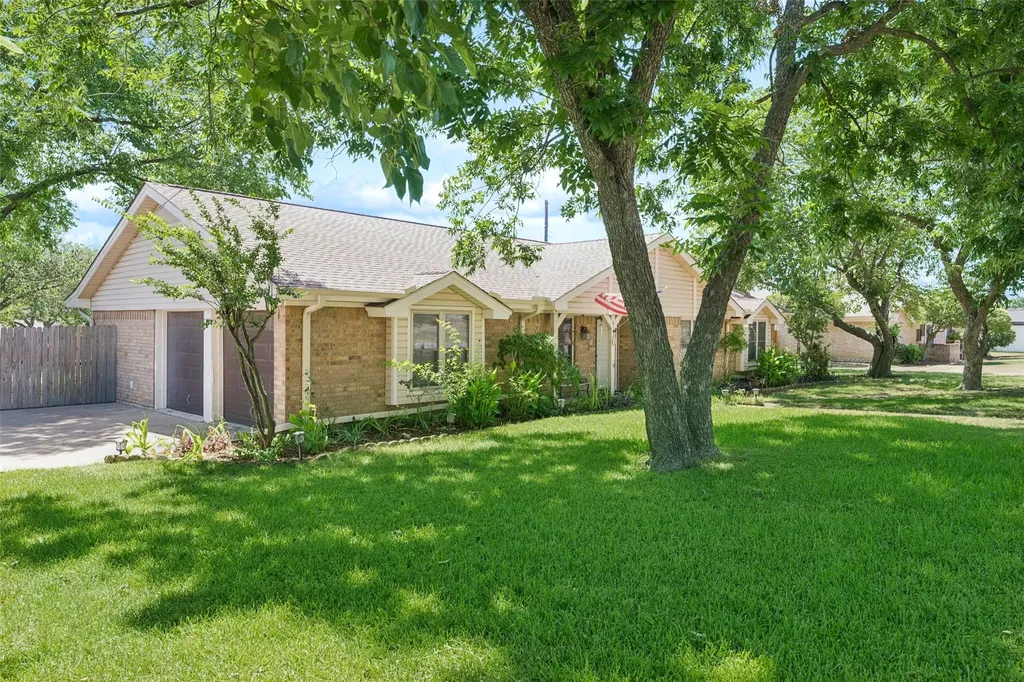 1608 Wade Drive Bedford TX 76022