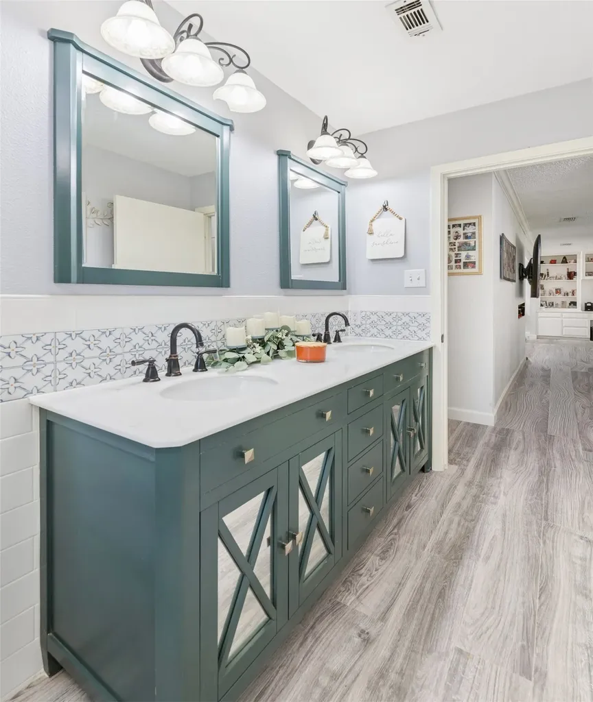 1608 Wade Drive Bedford TX 76022