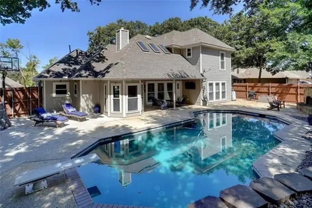 2937 Sweet Briar Street Grapevine TX 76051