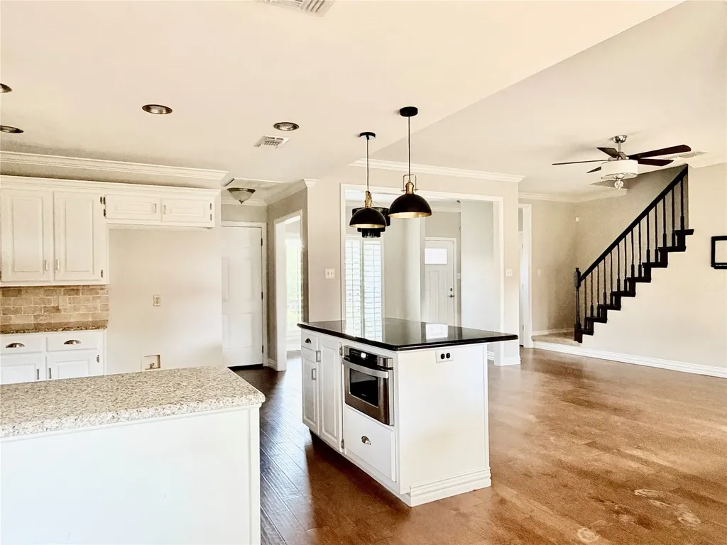 2937 Sweet Briar Street Grapevine TX 76051