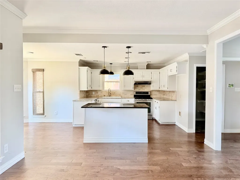 2937 Sweet Briar Street Grapevine TX 76051
