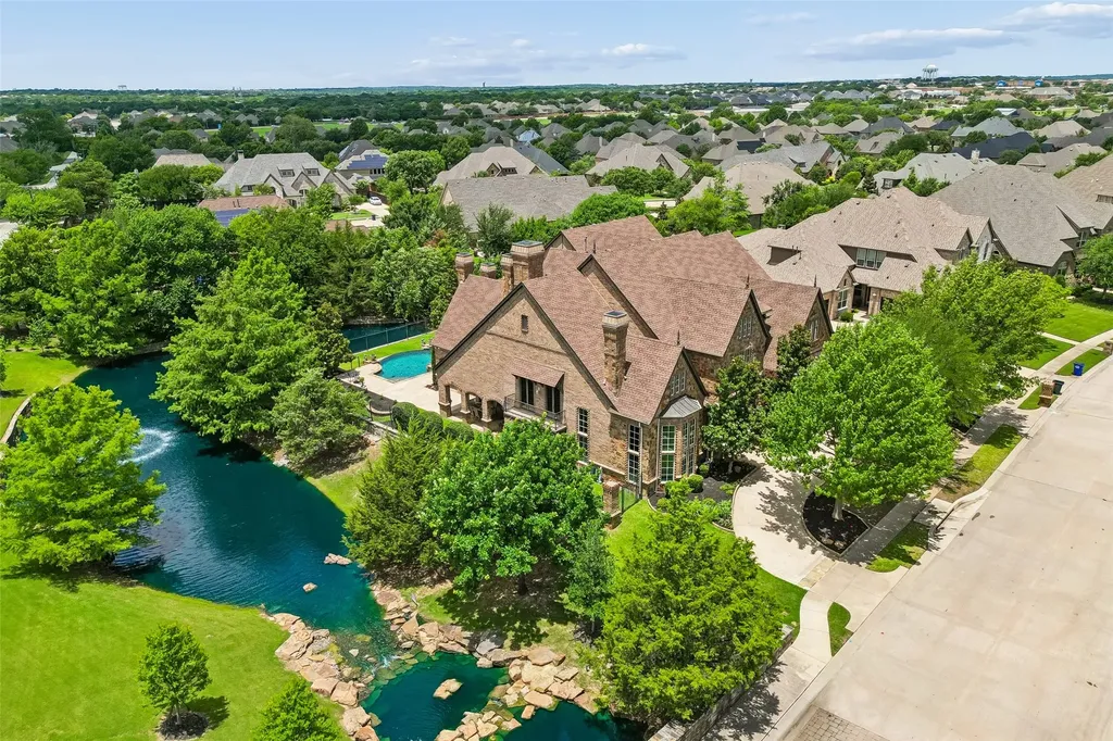 Colleyville TX, 5804 Chalford Common