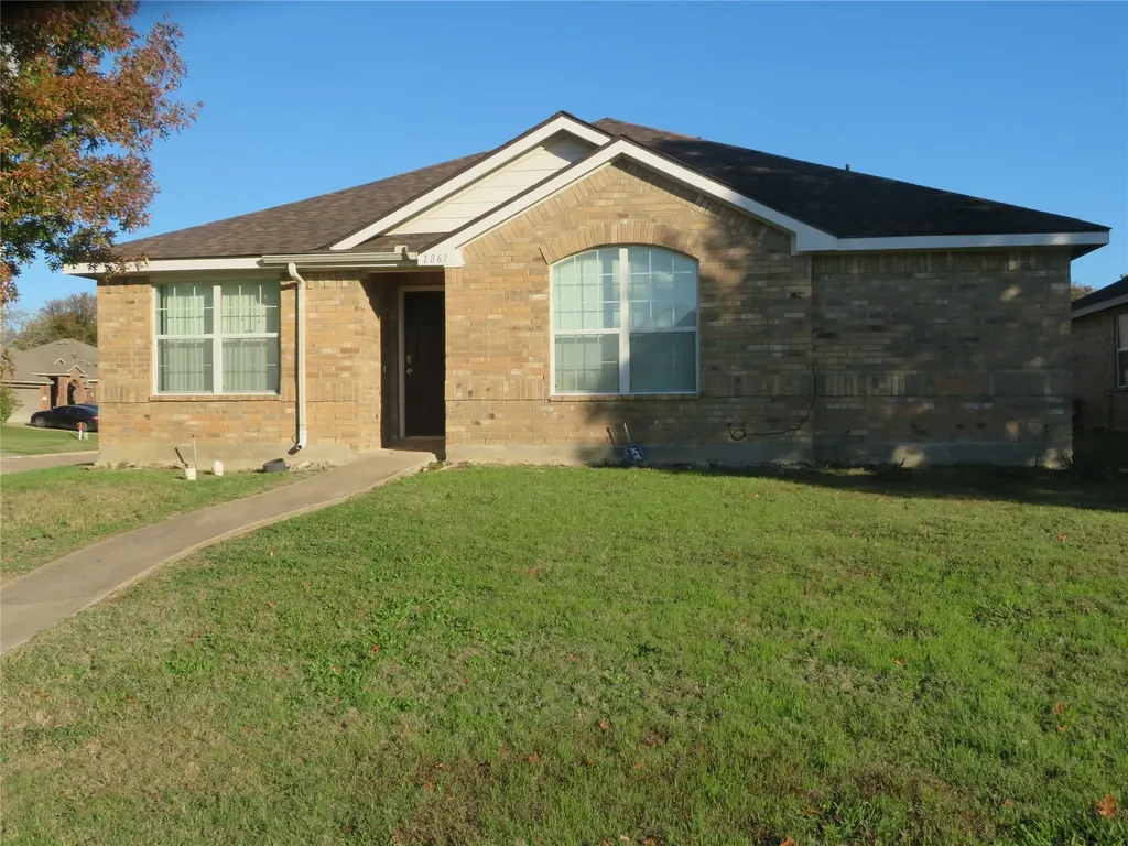 1861 Serena Drive Lancaster TX 75134