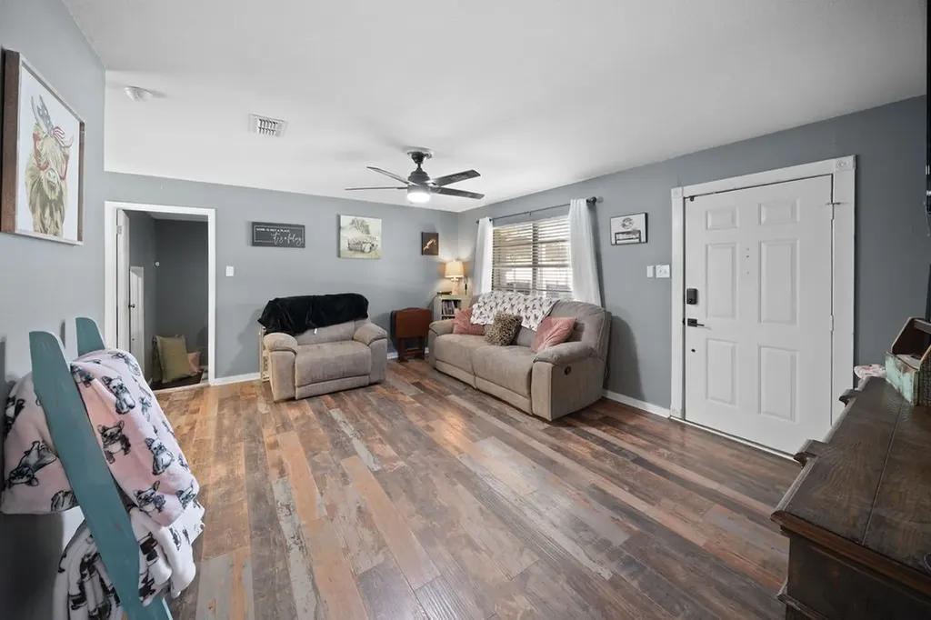 403 Ridgewood Palestine TX 75803