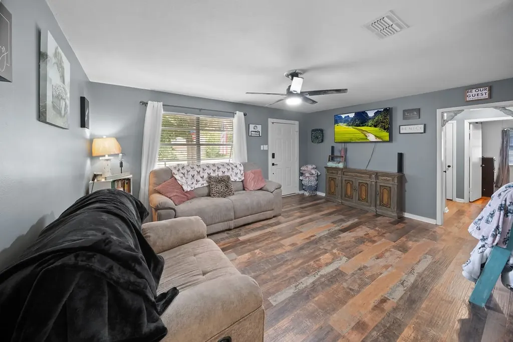 403 Ridgewood Palestine TX 75803