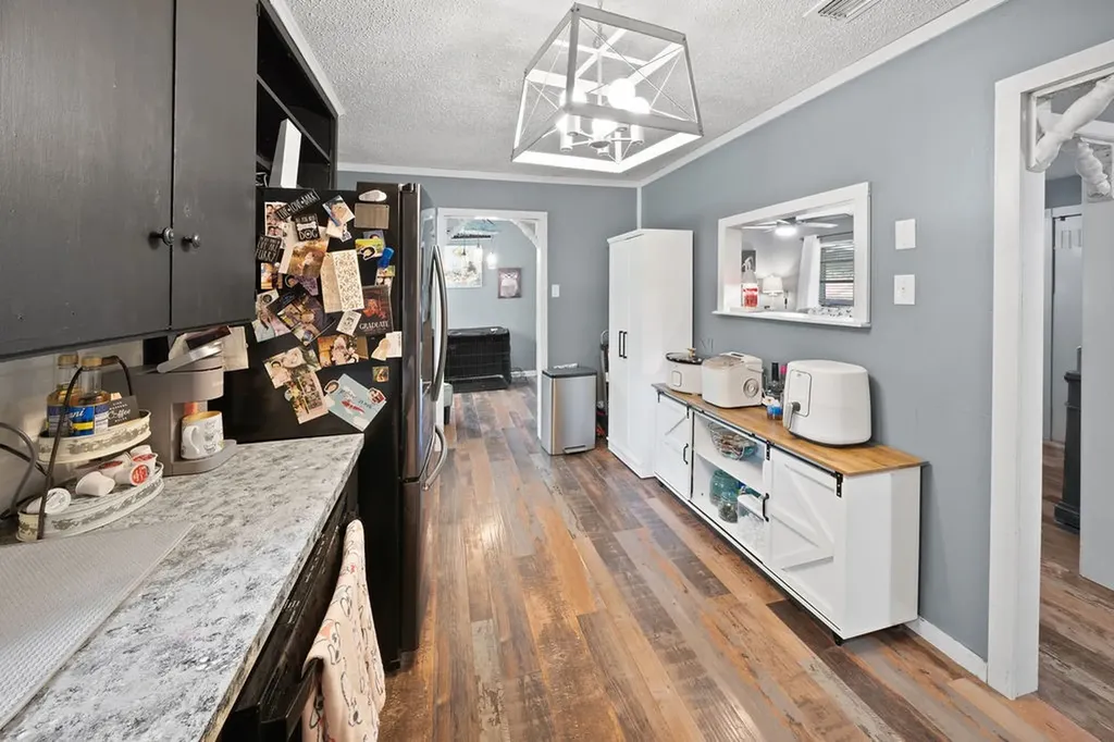 403 Ridgewood Palestine TX 75803