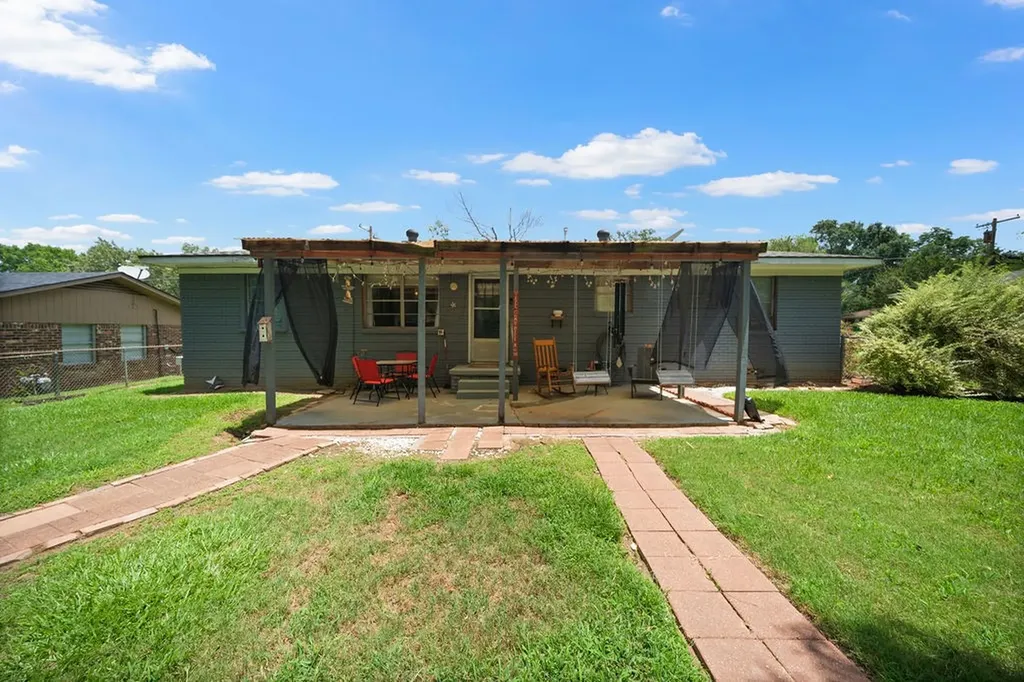 403 Ridgewood Palestine TX 75803