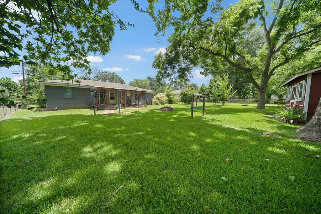 403 Ridgewood Palestine TX 75803