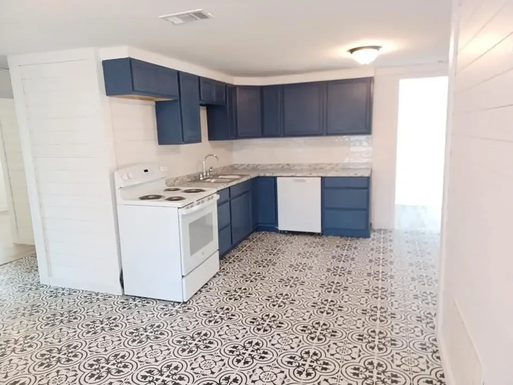 1309 S 5th Street Bonham TX 75418