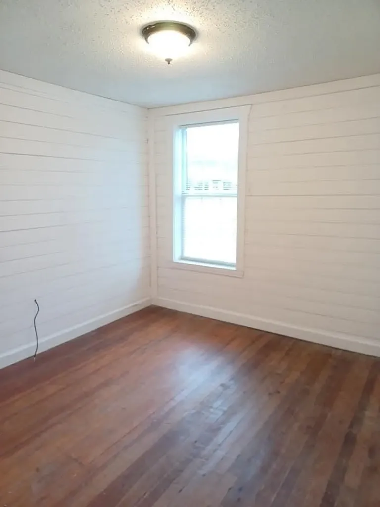 1309 S 5th Street Bonham TX 75418