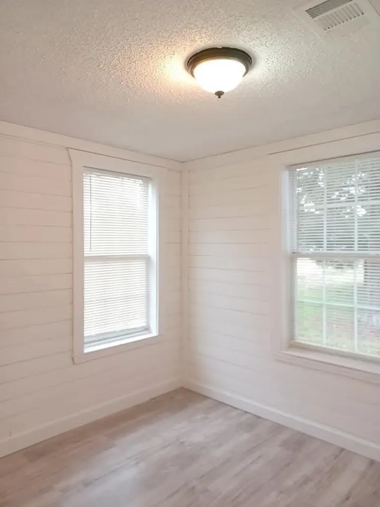 1309 S 5th Street Bonham TX 75418