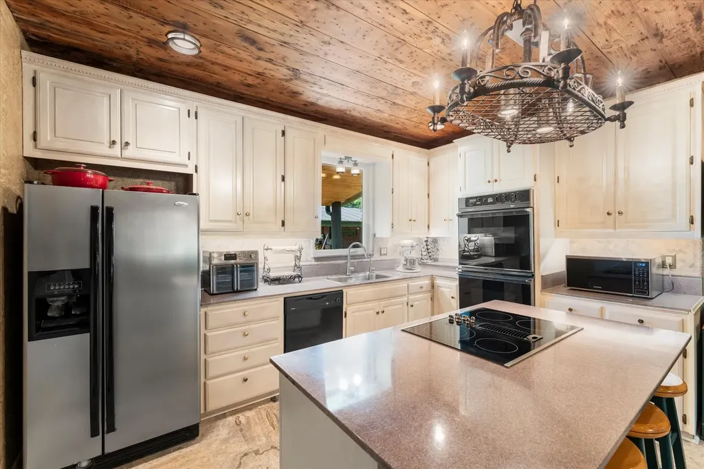 1847 N State Highway 19 Highway Emory TX 75440