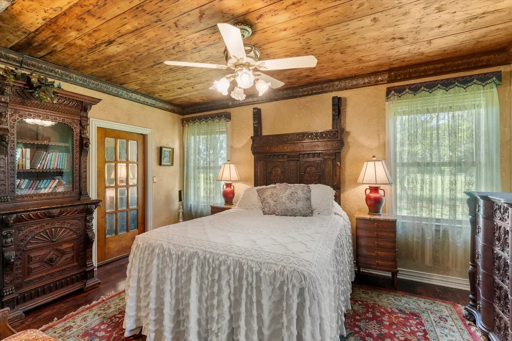 1847 N State Highway 19 Highway Emory TX 75440