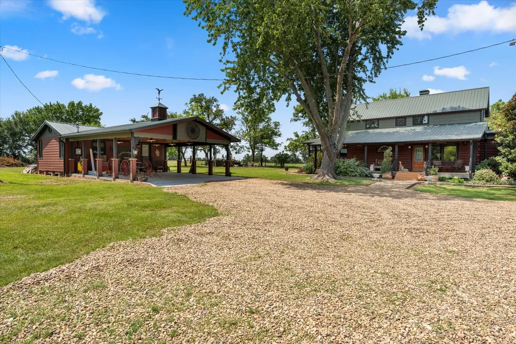 1847 N State Highway 19 Highway Emory TX 75440
