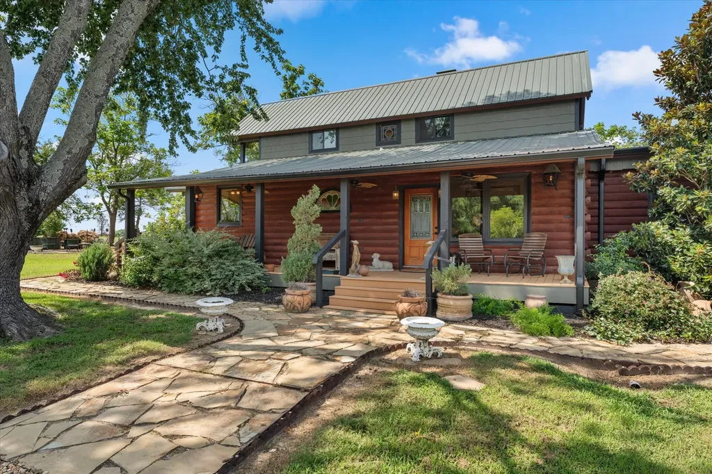 1847 N State Highway 19 Highway Emory TX 75440