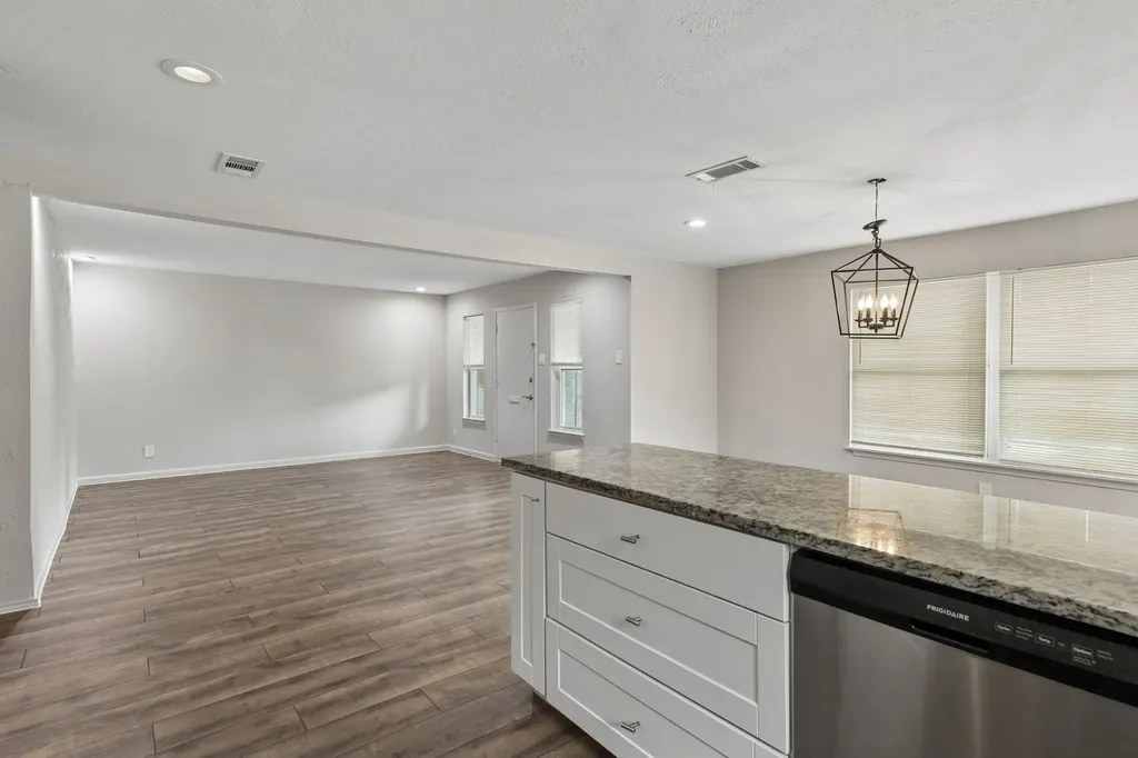 2107 English Drive Garland TX 75041