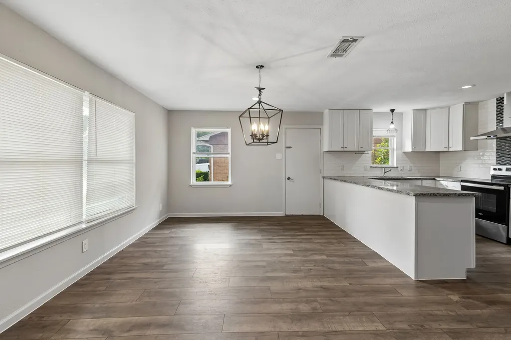 2107 English Drive Garland TX 75041