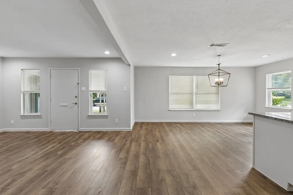 2107 English Drive Garland TX 75041
