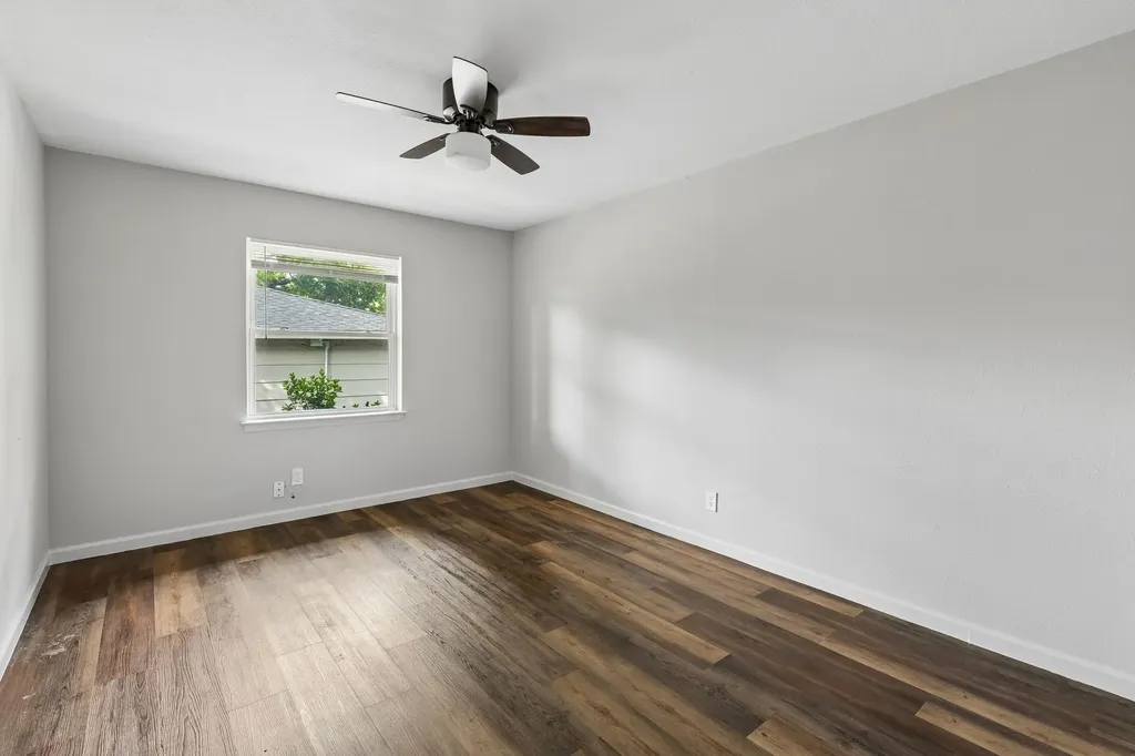 2107 English Drive Garland TX 75041