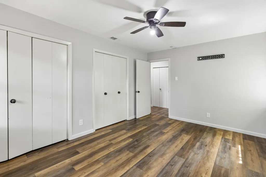 2107 English Drive Garland TX 75041