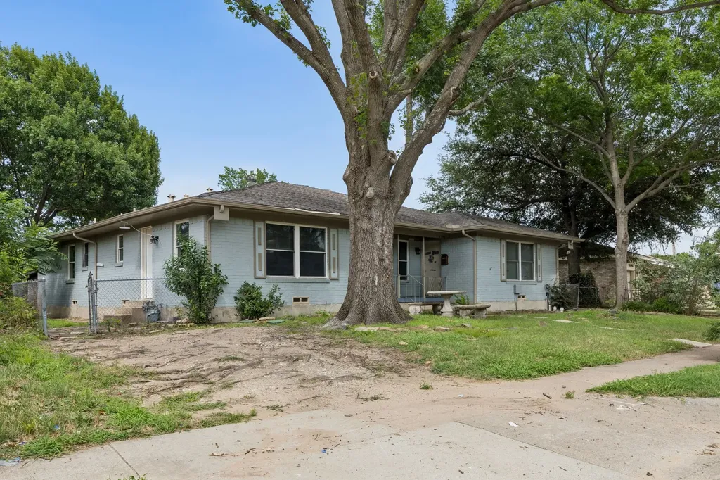 2107 English Drive Garland TX 75041